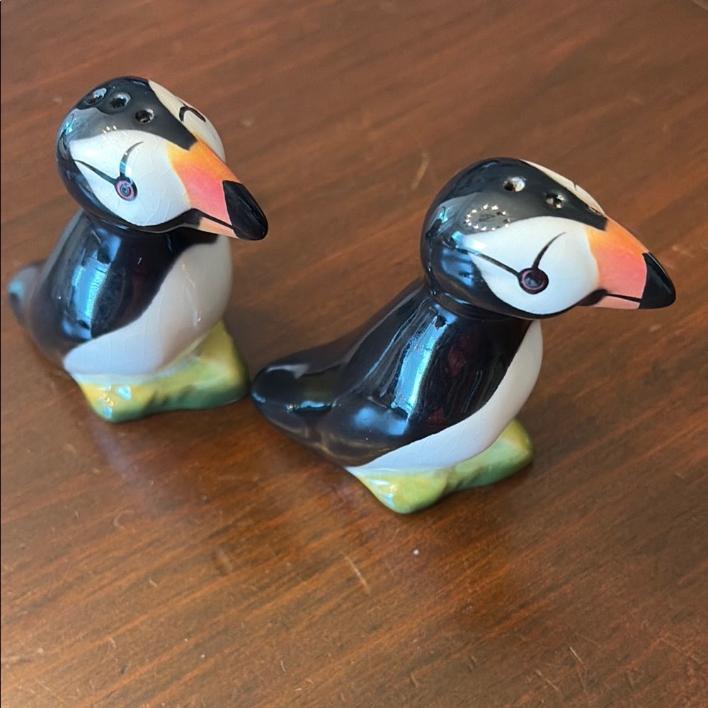Ceramic Puffin Salt and Pepper Shaker Set - Black, White & Orange new - Picture 8 of 9